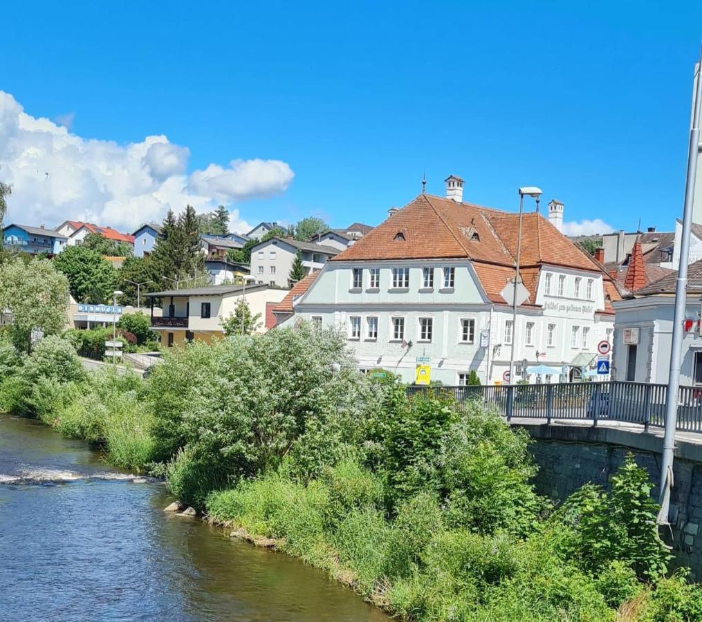 Stadt Pub Zwettl Buitenkant foto