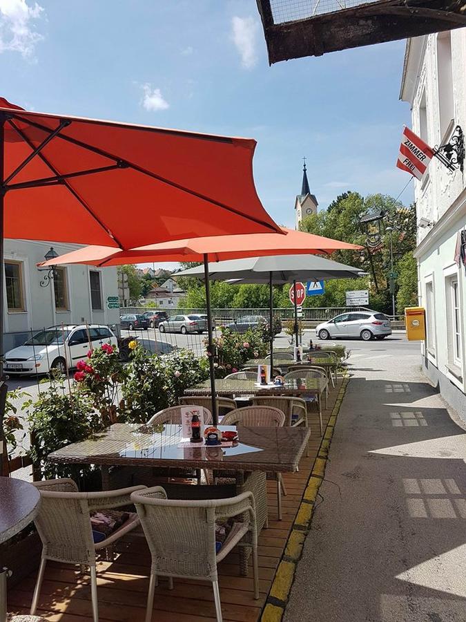 Stadt Pub Zwettl Buitenkant foto