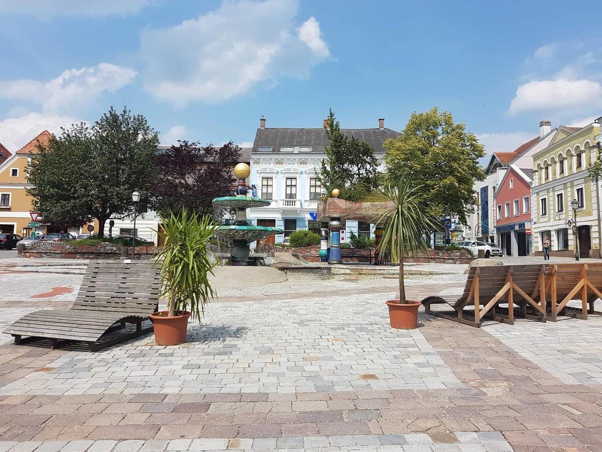 Stadt Pub Zwettl Buitenkant foto