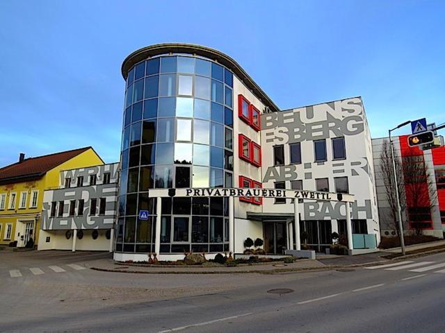 Stadt Pub Zwettl Buitenkant foto
