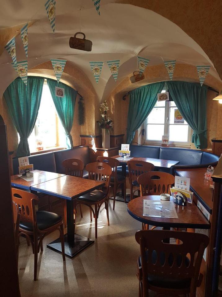 Stadt Pub Zwettl Buitenkant foto