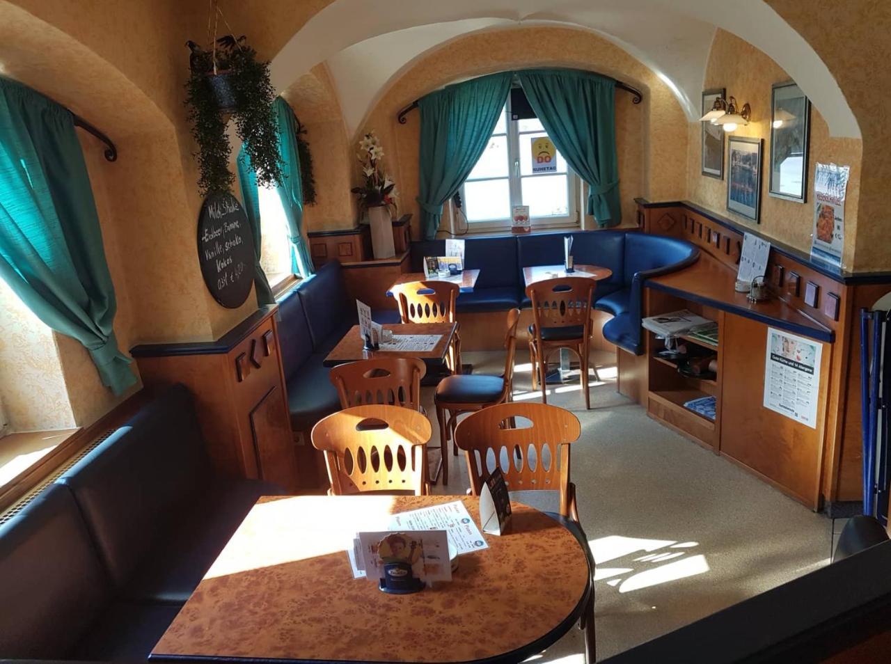 Stadt Pub Zwettl Buitenkant foto
